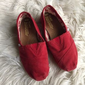 Red Canvas Toms size 8.5